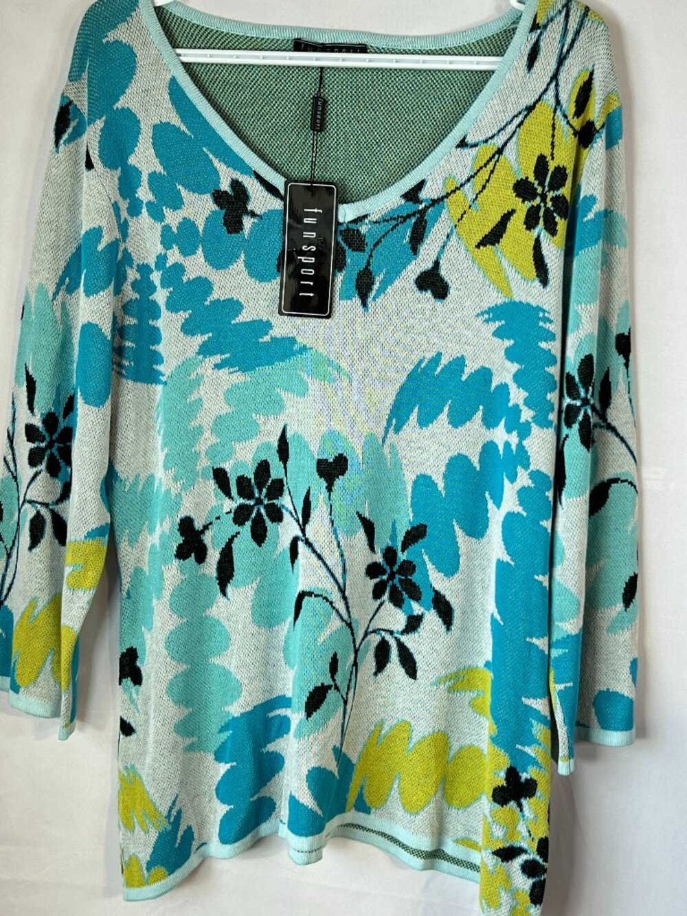 Funsport Floral Textured Knit Top Vibrant artsy, boho boutique-style Resort L
